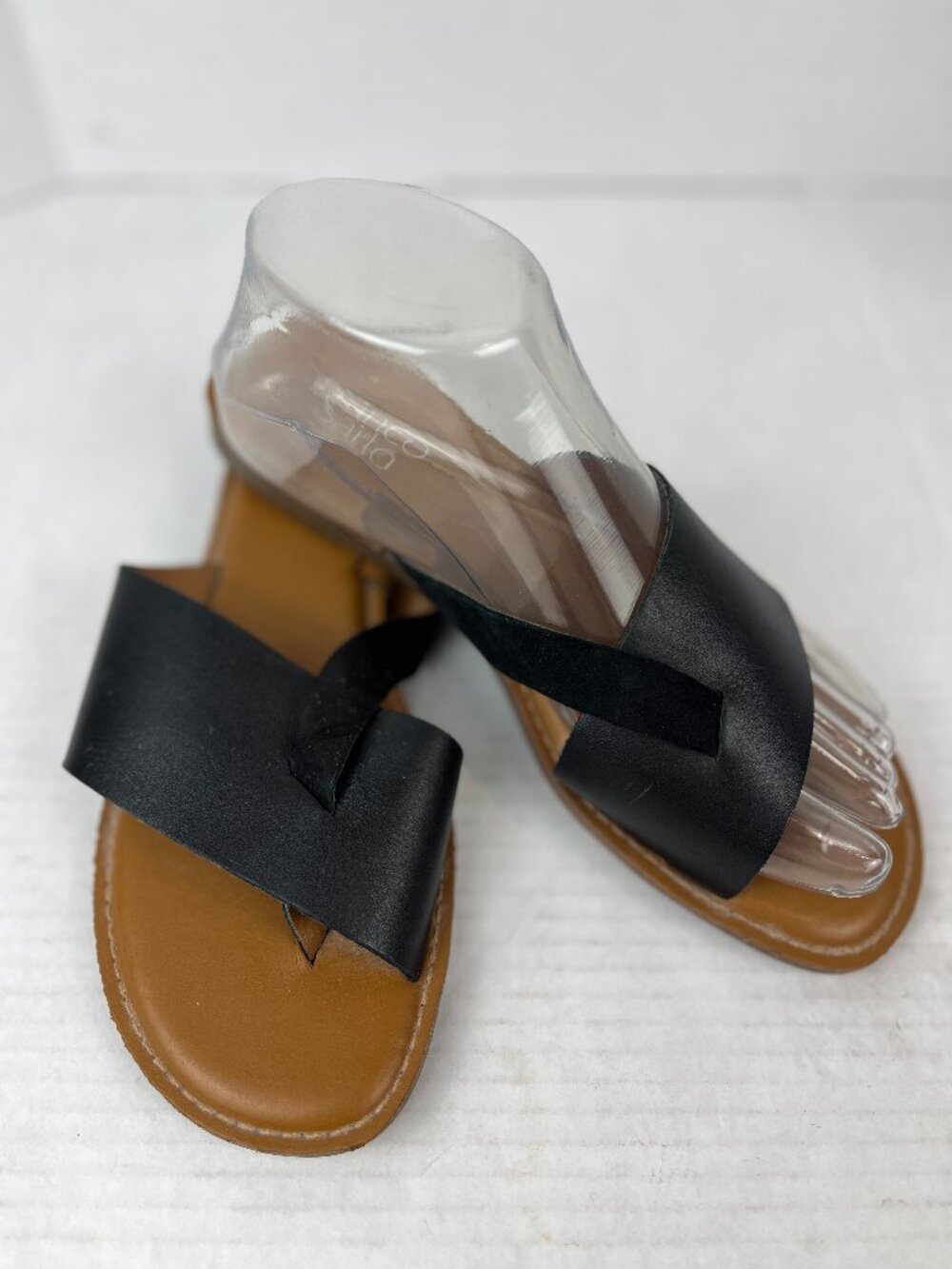 Women's Franco Sarto Leather thong Sandals US 8, EU 38
